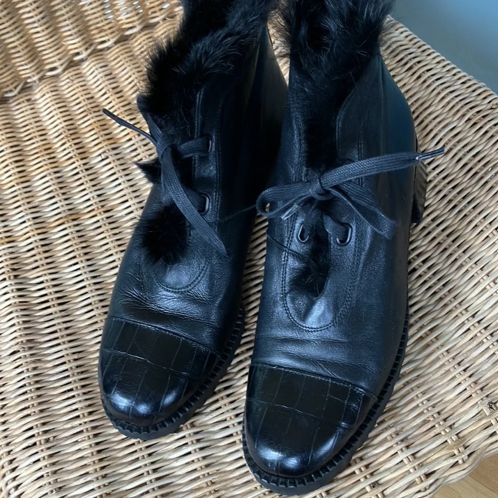 Stuart Weitzman Fur lined Ankle Boots - 8.5